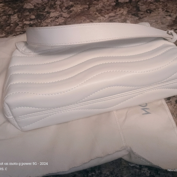 Lv Calfskin New Wave Multi Pochette Snow Shoulder Crossbody Chain LV - Picture 15 of 16